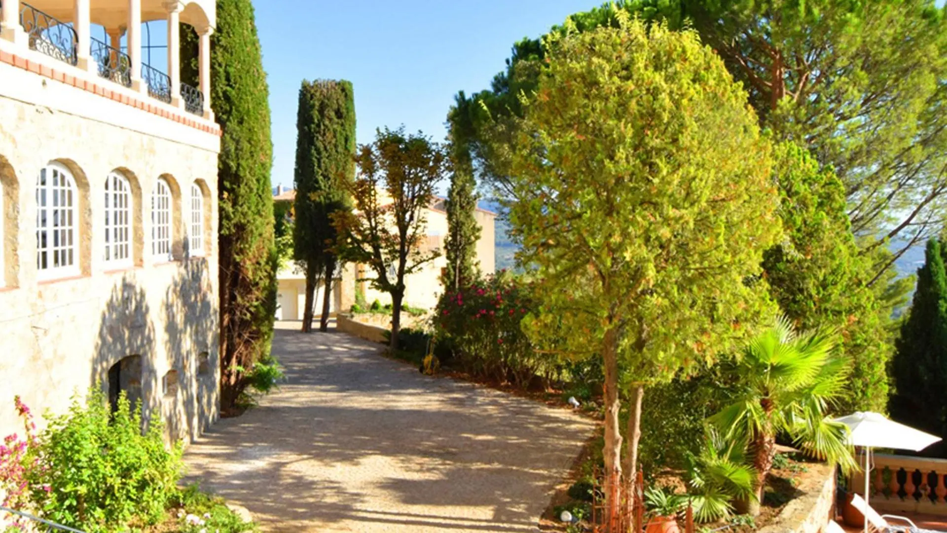 Le Chateau Des Costes Le Castellet  0*, Le Castellet (Var) Frankrijk