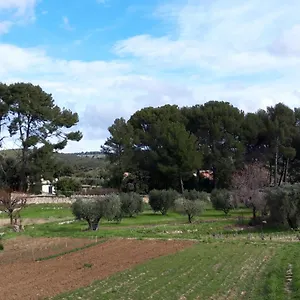  Hébergement de vacances Le Clos De La Pinède